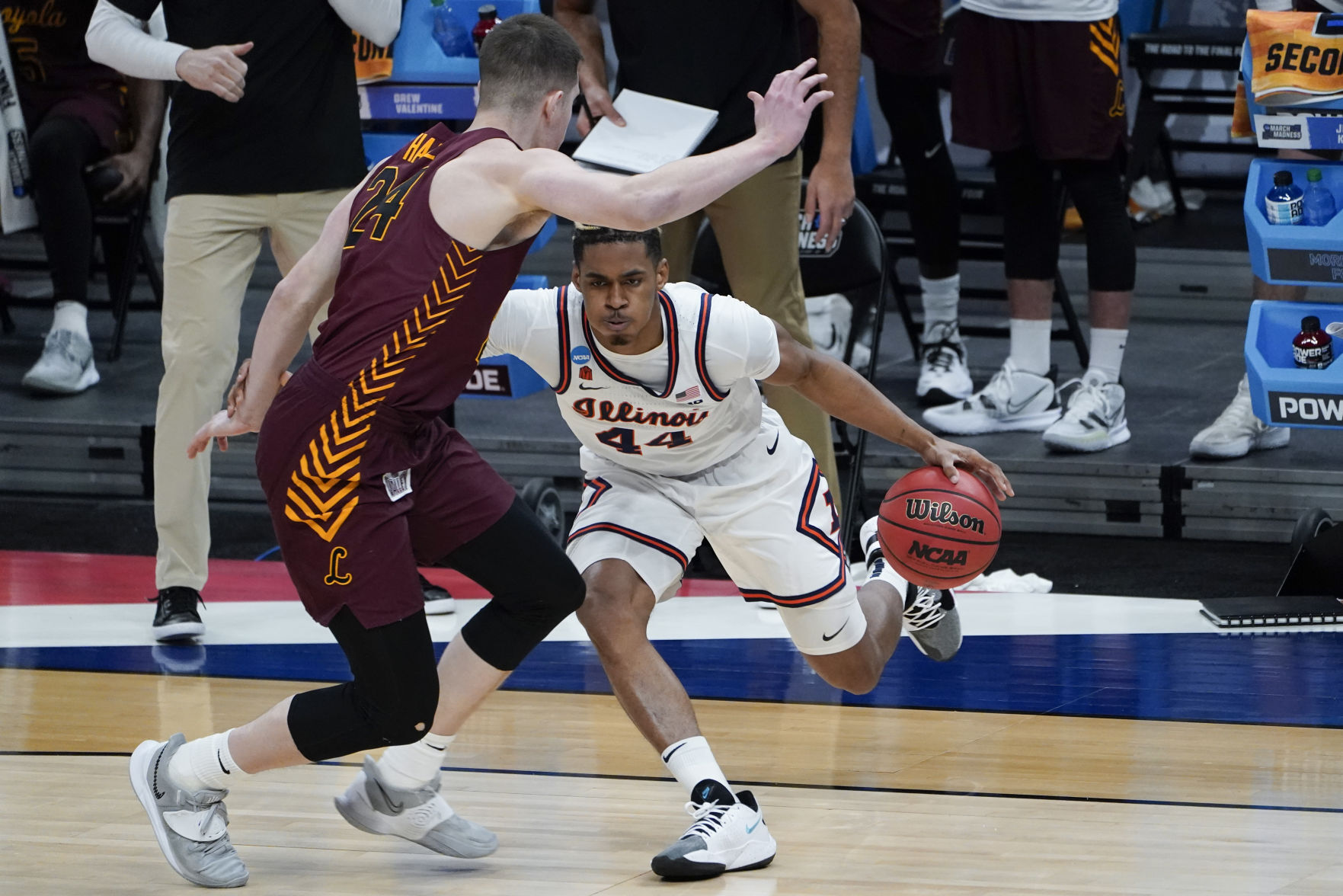 NCAA Loyola Chicago Illinois Basketball